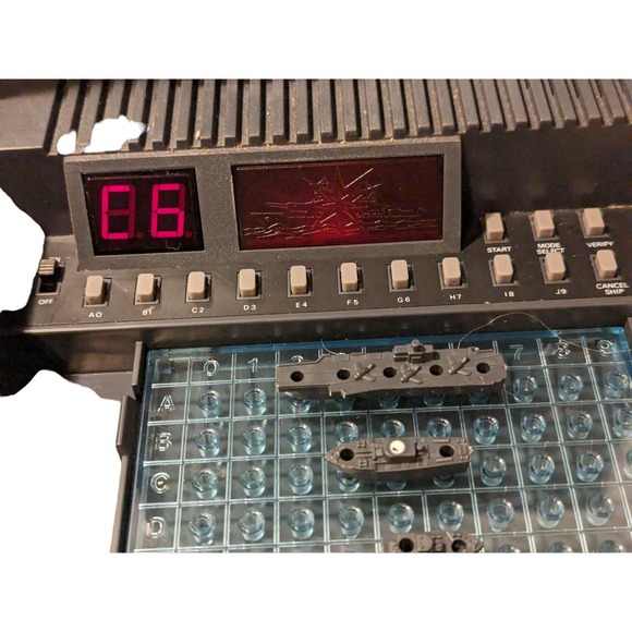 Vintage 1987 Radio Shack's Electronic Sea Battle Cat 60-2193 100% Complete - Picture 7 of 9